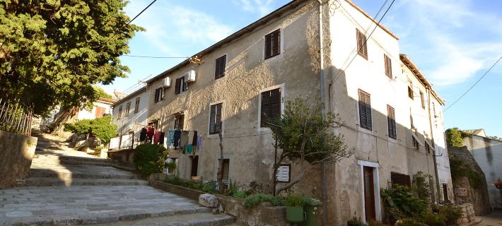 Snježana Hotels in Općina Karlobag