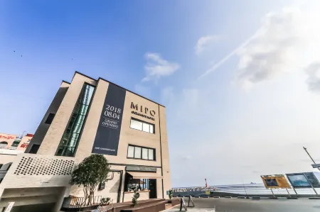 Mipo Oceanside Hotel