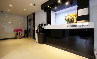 WA Hotel - Housity