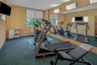 La Quinta Inn & Suites by Wyndham Naples Downtown - Gym