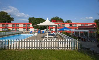 Ibis 3 Lacs Neuchatel Hotel