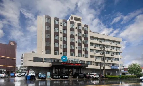 HanTing Hotel (Zhijiang Yanjiang Avenue)