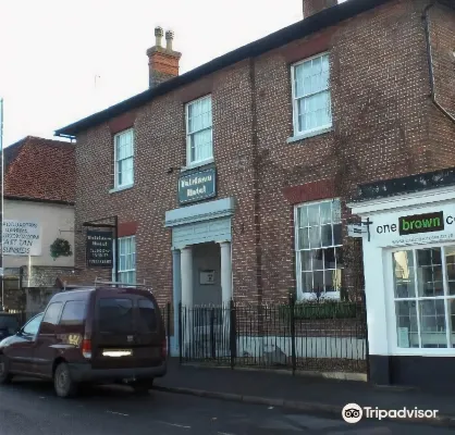 Fairlawn House Hotels in Amesbury