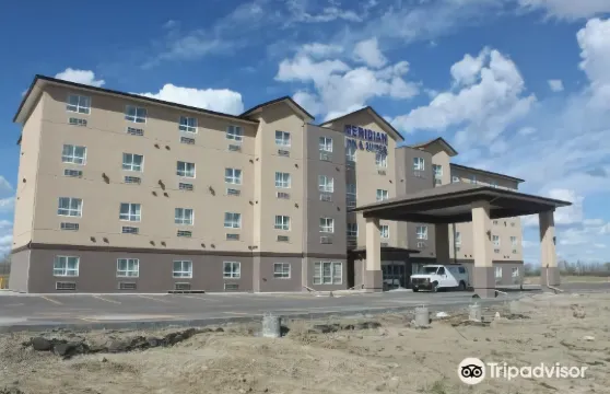 勞埃德明斯特子午線套房酒店