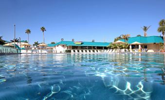 International Palms Oceanfront Cocoa Beach Resort