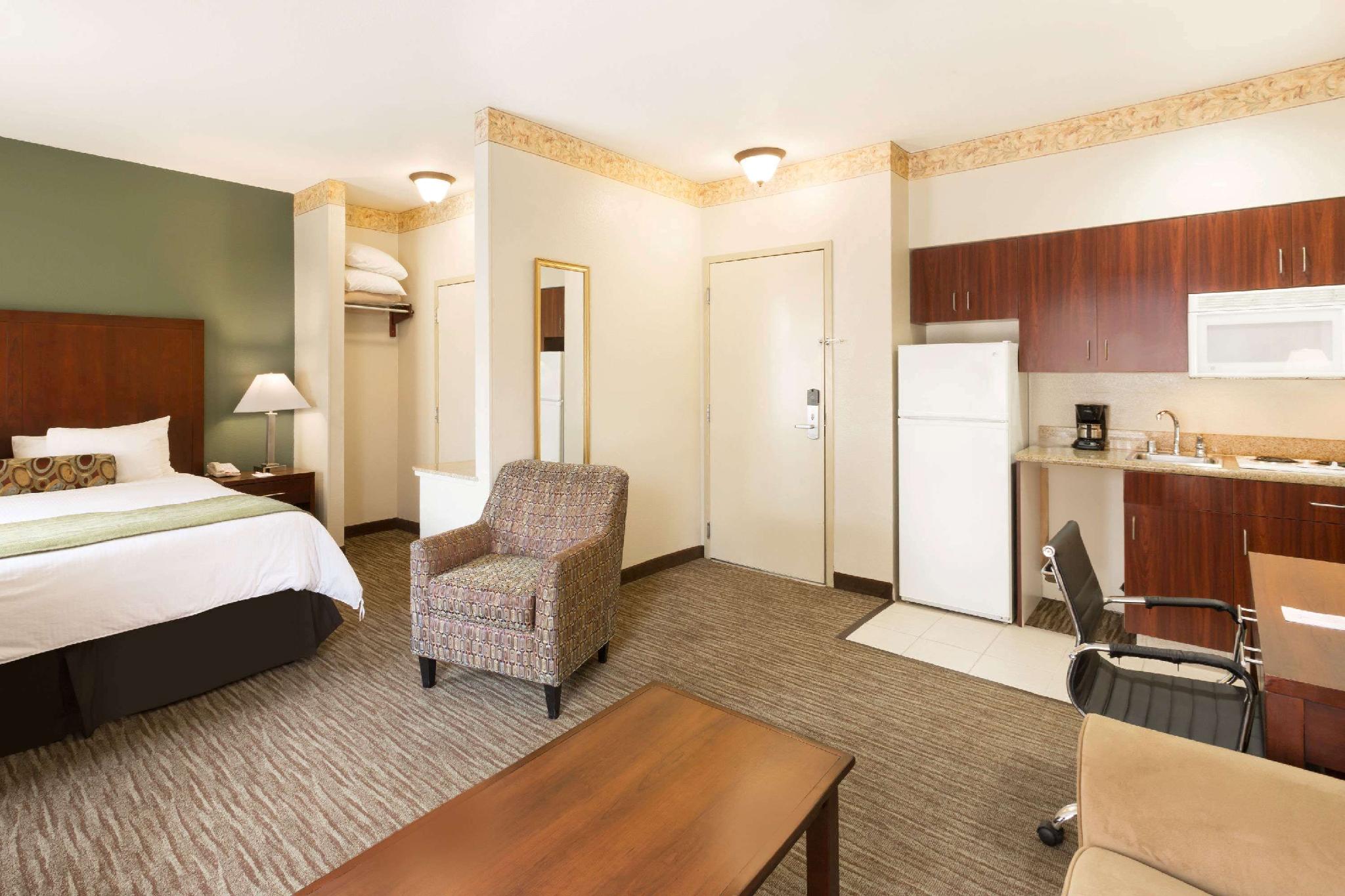 Hawthorn Suites by Wyndham Rancho Cordova/Folsom