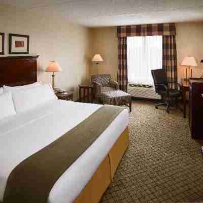 Holiday Inn Express & Suites Huntsville - Muskoka Rooms