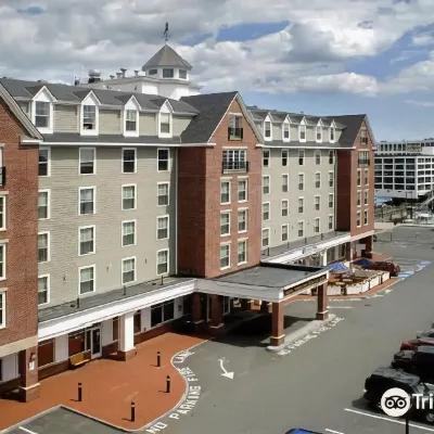 Salem Waterfront Hotel & Suites Hotels near Salem Station