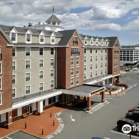 Salem Waterfront Hotel & Suites