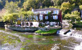 Romantic Stay in a Medieval Castle with Pool and Restaurant Among Others.