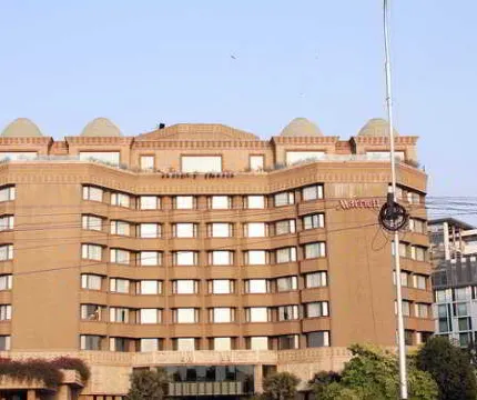 Hyderabad Marriott Hotel & Convention Centre Отели рядом с достопримечательностью «Район Амеерпет»