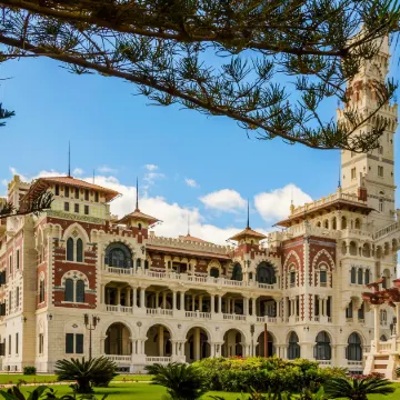 Sheraton Montazah Hotel Отели рядом с достопримечательностью «Пляж Мамура»