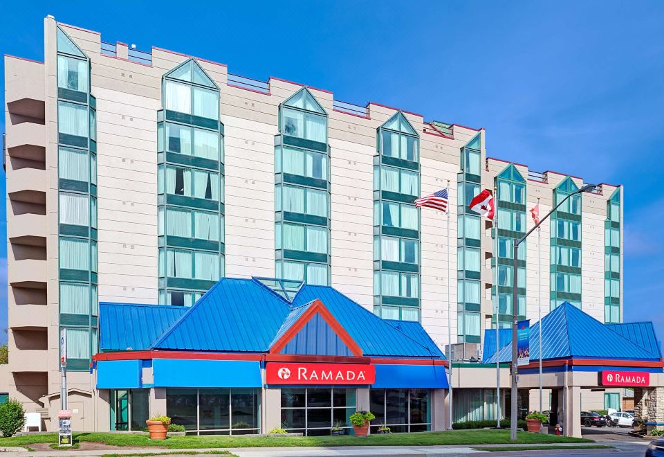 Ramada by Wyndham Niagara Falls/Fallsview - Valoraciones de hotel de 3  estrellas en Cataratas del Niágara