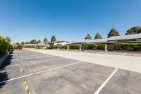 Hunter Gateway Motel - parkir