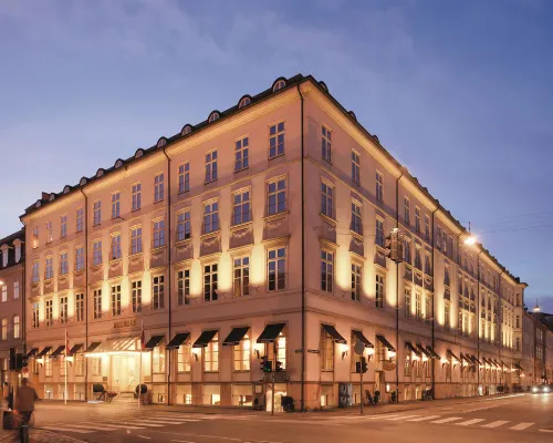Phoenix Copenhagen Hotels near Holmen