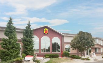Super 8 by Wyndham West Branch