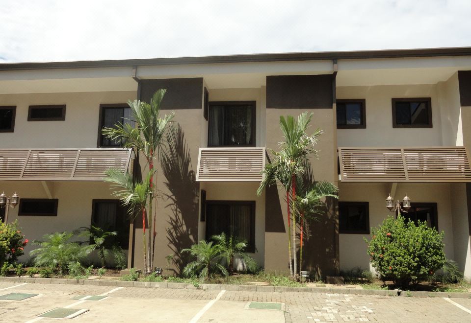 Hotel Colono Beach - Housity