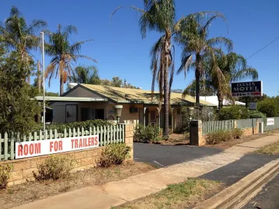 Oasis Motel Hotels in Peak Hill