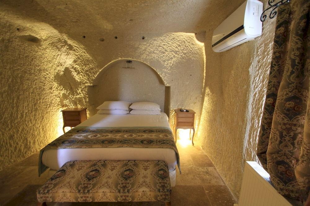 Imperial Cave Suites & SPA