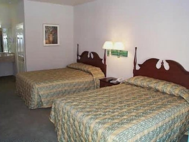 Mid City Inn and Suites