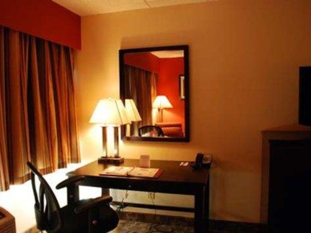 Comfort Inn & Suites BWI Airport