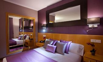 Hotel Palacio de Cristal - Housity