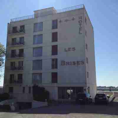 Hôtel Les Brises, meilleurs prix en direct, vue mer. Hotel Exterior