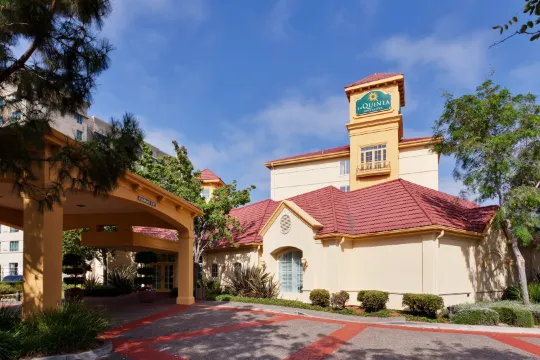 La Quinta Inn & Suites by Wyndham Fremont / Silicon Valley