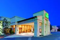 Ramada by Wyndham Fairfield NJ Hotel a Wayne