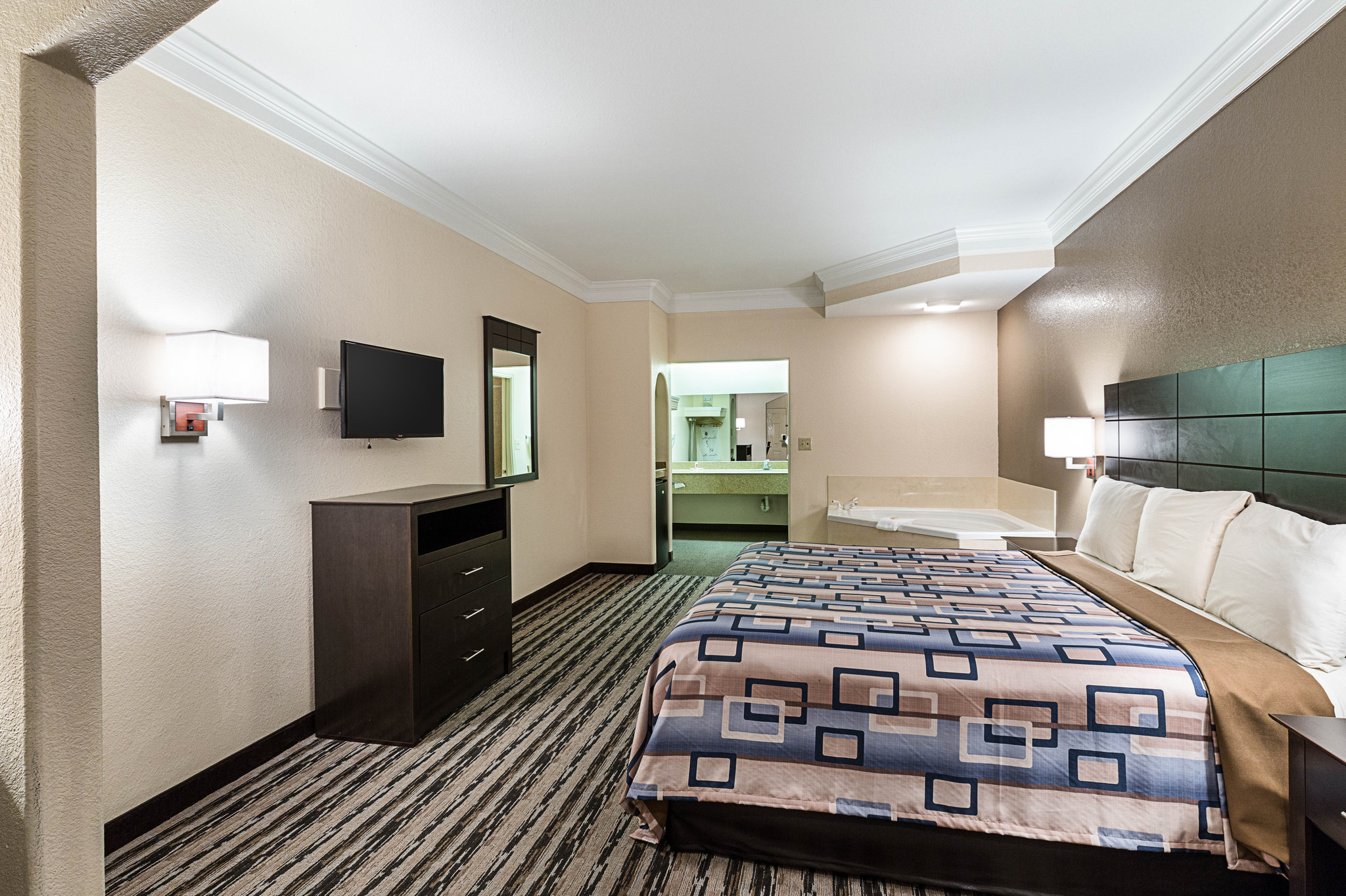 Red Roof Inn & Suites Houston - Humble/IAH Airport