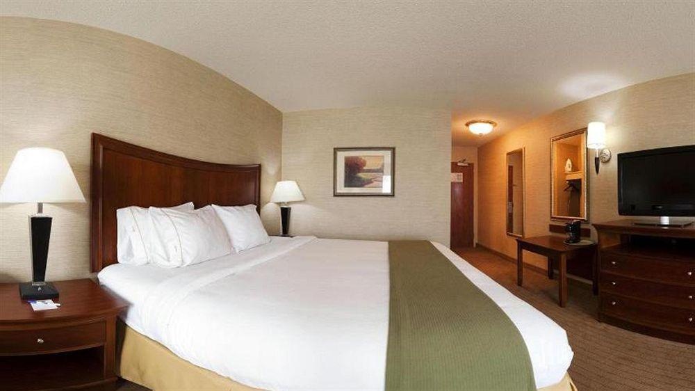 Holiday Inn Express Hotel & Suites Urbana-Champaign-U of I Area, an Ihg Hotel