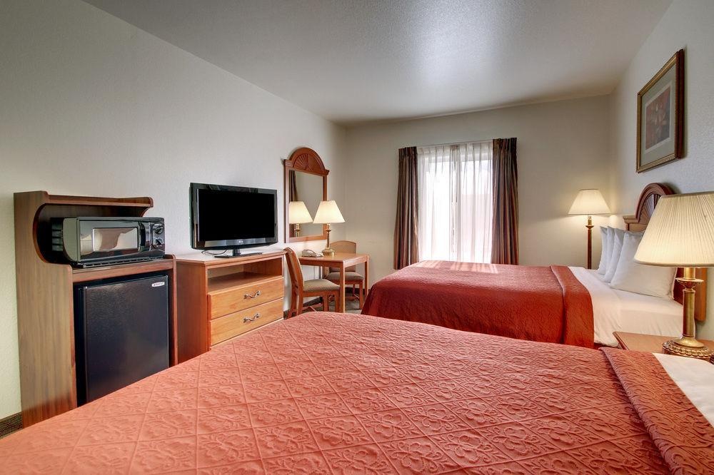 Quality Inn Junction City - Near Fort Riley