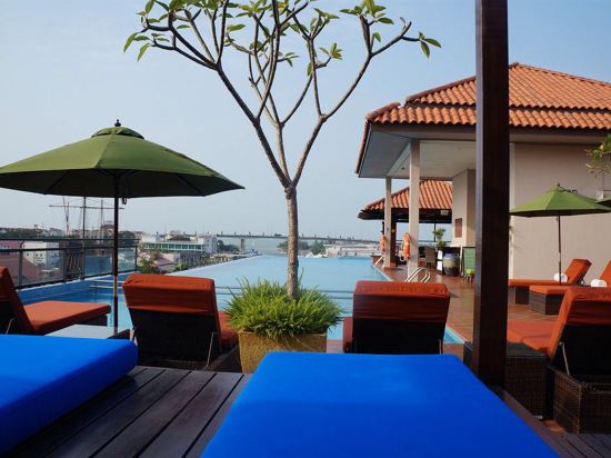 Resort Tepi Pantai Melaka / Resort Dengan Kolam Renang Di Melaka Pasti