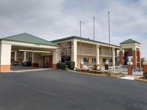 Quality Inn & Suites Clarksville