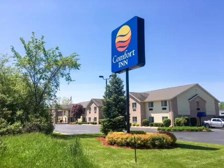 Comfort Inn & Suites Отели в г. По По
