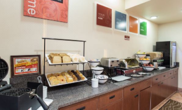 Quality Inn & Suites Fresno Northwest