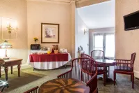 The Carriage House Inn Newport - breakfast
