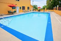 La Quinta Inn & Suites by Wyndham Cookeville - piscina