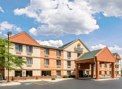 Comfort Inn & Suites Near Tinley Park Amphitheater