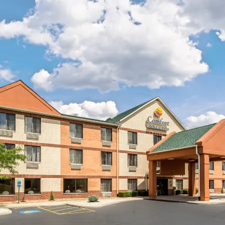 Comfort Inn & Suites Near Tinley Park Amphitheater