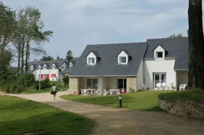 Résidence Néméa Iroise Armorique Hotel dekat Manoir de Bel-Air