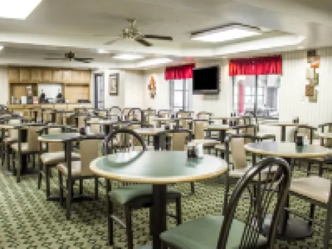 Country Inn & Suites by Radisson, Erie, PA Hotels in Summit Township