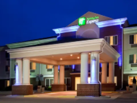 Holiday Inn Express & Suites VERMILLION by IHG Hotels in Clay County