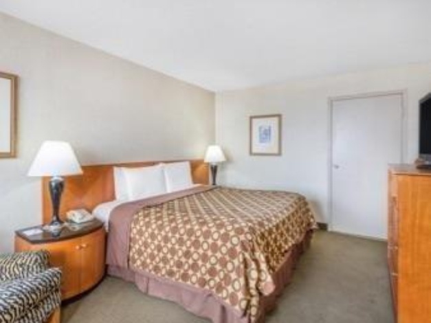 Ramada by Wyndham Harrisonburg