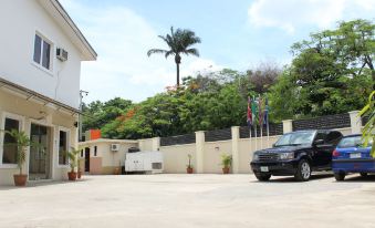 DOWNTOWN ROYAL HOTEL GRA