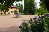 Relais Cascina Scottina - Villas