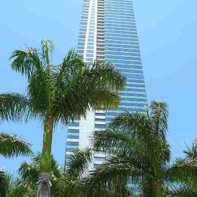 Four Seasons Hotel Miami Hotel Exterior