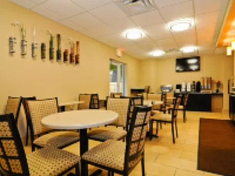 Spark by Hilton Orlando near SeaWorld Hoteles en Condado de Orange