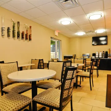 Spark by Hilton Orlando near SeaWorld