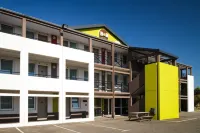 聖布里厄旅館 伊菲尼亞克住宿飯店